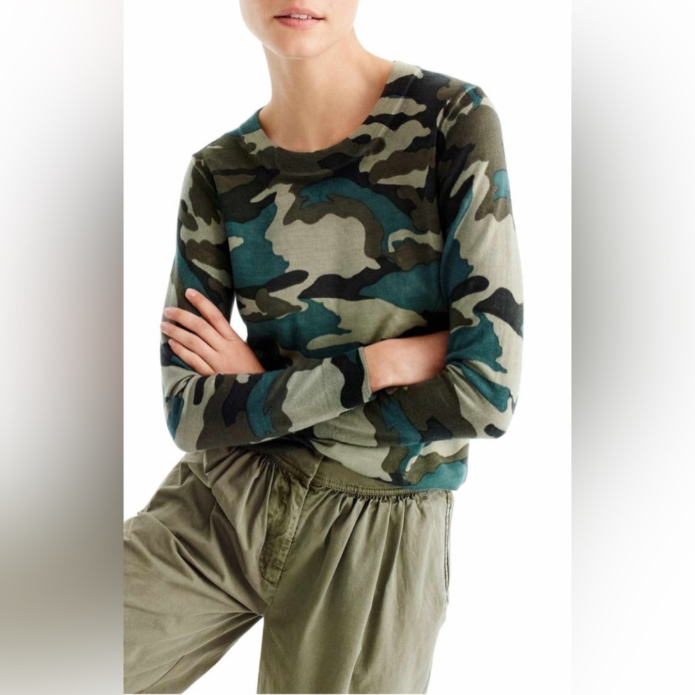 J. Crew Tippi Sweater in Camouflage Long Sleeve Crew Neck Size M Green Brown